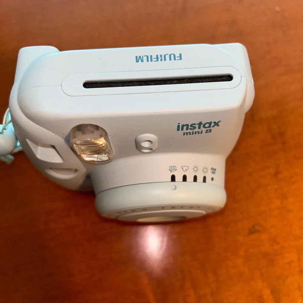 Instax FujiFilm Mini 8- Camera